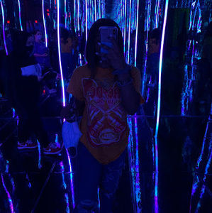 Meet your Posher, Mia